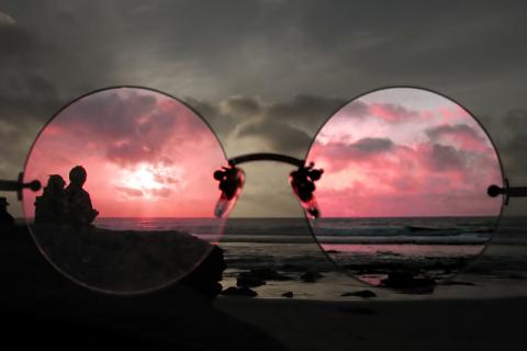 Optimism and dialectic thinking